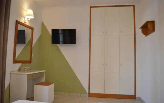 Babis Apartments & Studios Iremia