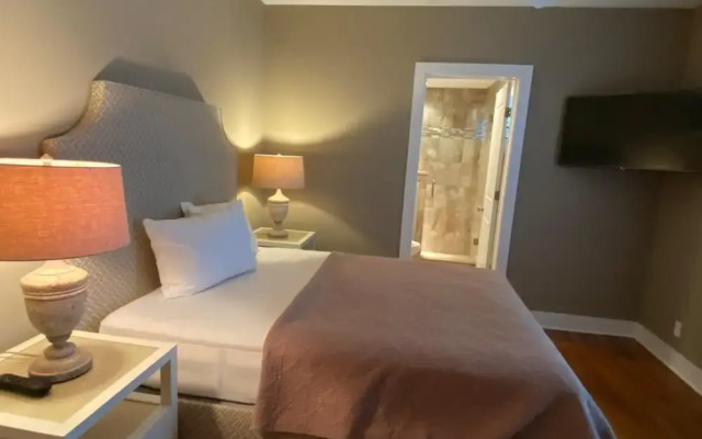 Olive Avenue 32