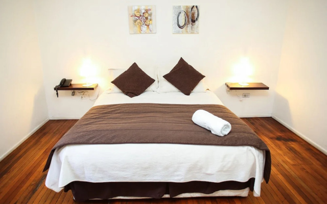 Hostal Plaza Londres 77