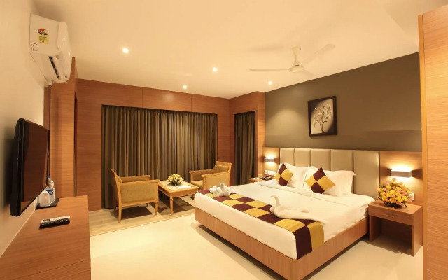 Oyo Premium Alleppey Iron Bridge