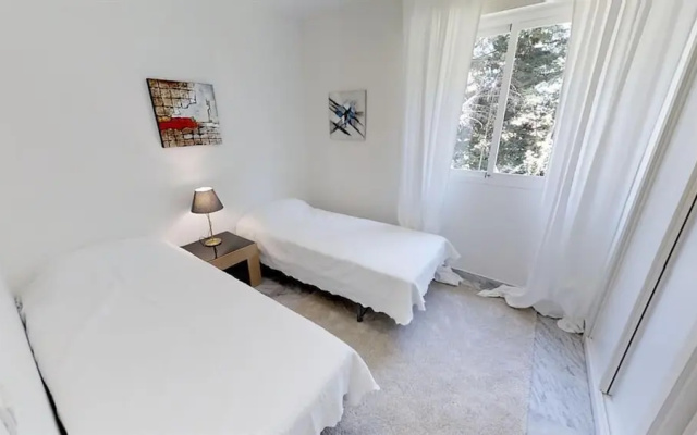 Modern Apartment Near Puerto Banus