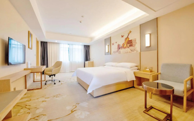 Vienna Hotel (Shenzhen South China City, Hehua Metro Station)