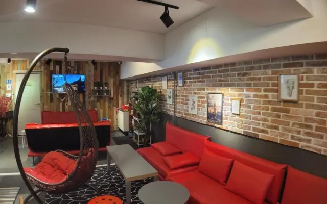 Olive Hostel W