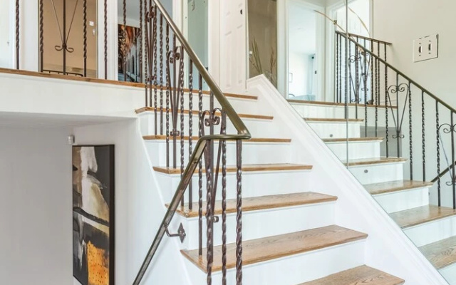 Family & Corporate home in Mississauga