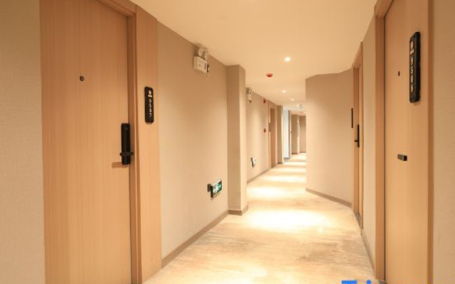 Moon Green Bamboo Hotel