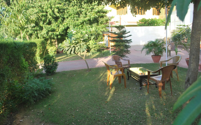 Via Mansarovar Palace