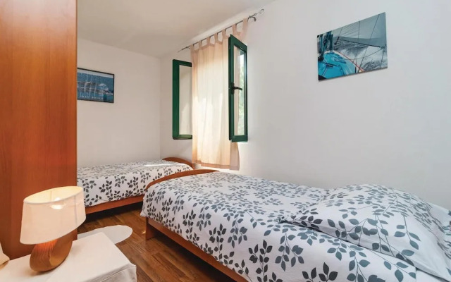 Amazing Home in Mirca with Hot Tub, WiFi & 4 Bedrooms