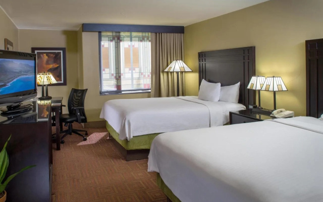 Doubletree by Hilton Phoenix - Tempe
