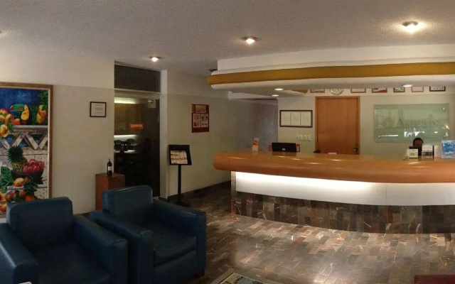 Azteca Inn