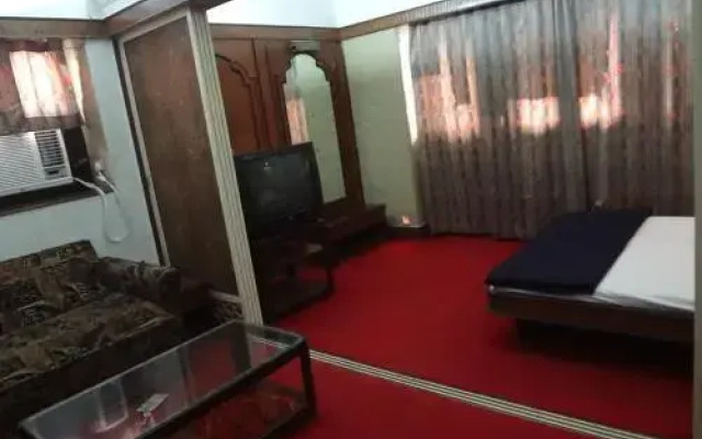 Hotel Happy Home