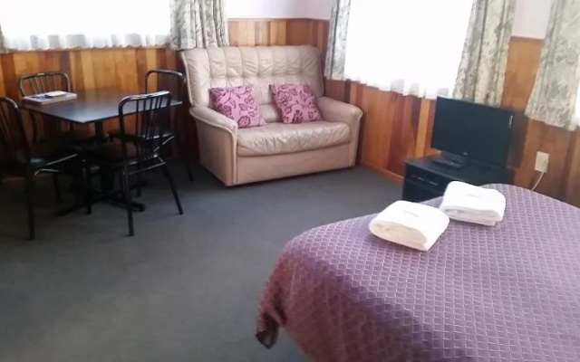 Waiteti Trout Stream Holiday Park