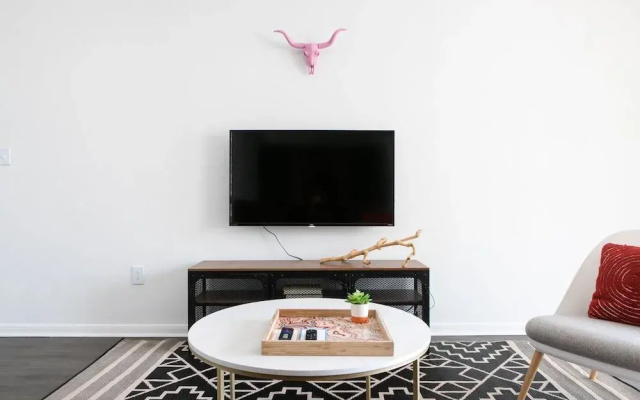 WanderJaunt - North Austin Apartments