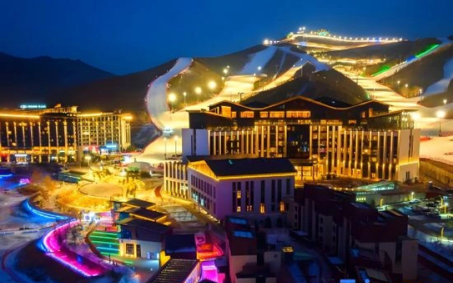 Super 8 Hotel (Zhangjiakou Celebration Plaza Hotel)