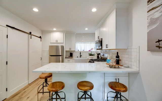 Upscale Whittier Hills Gem: 17 Mi to Disneyland!