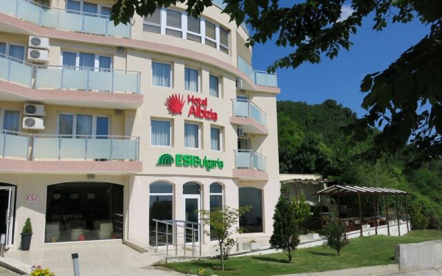 Albizia Beach Hotel вид на фасад