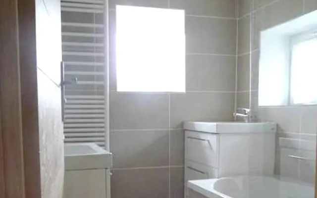 House with 3 Bedrooms in Chasteaux, with Enclosed Garden