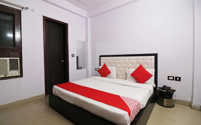 OYO 36689 Royal Cottage