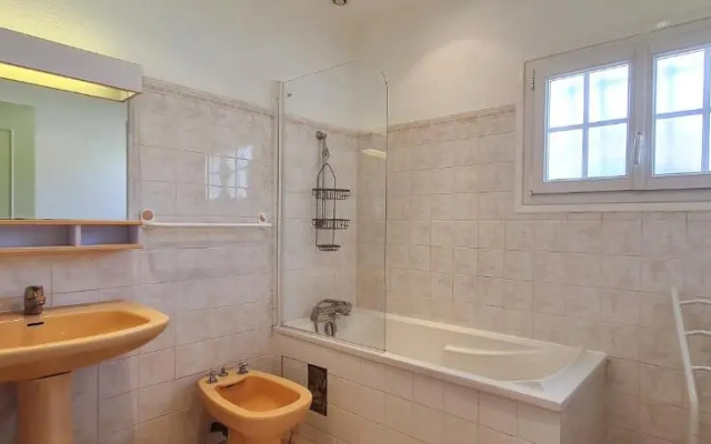 Villa familiale avec grand jardin proche plage