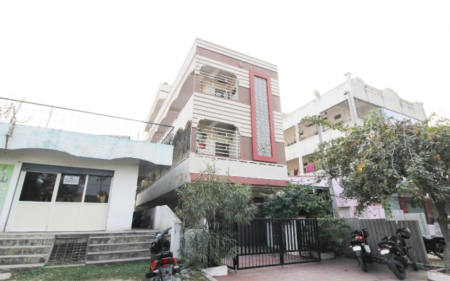 OYO Home 79878 Pleasant Stays