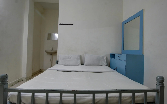 SPOT ON 43676 Sri Om Muruga Lodge