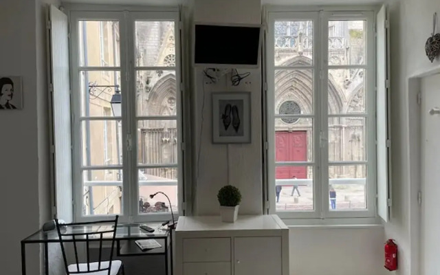 Apartment in Bayeux Near D-day Beaches