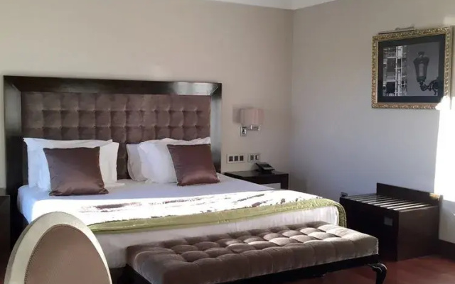 Hotel Jardín Real de Mirasierra