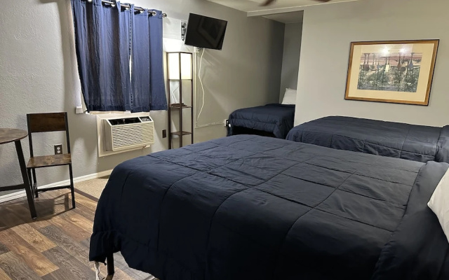 Travelers Inn Motel