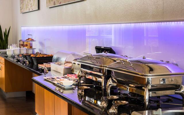 Отель Courtyard by Marriott Dortmund