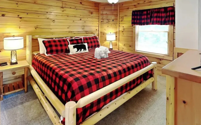 Hugs 'N Kisses by Jackson Mountain Rentals