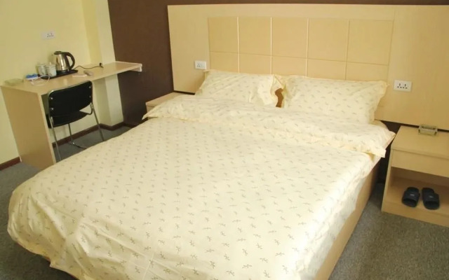 Wuhan Yue'erju Family Hotel