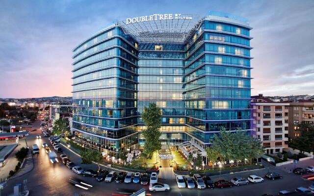Отель DoubleTree By Hilton Istanbul - Moda вид на фасад