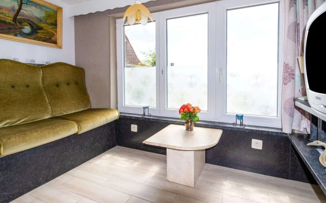 Inviting Chalet in Westouter With Garden