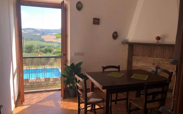Beautiful 2-storey villa in Todi (room for 18)
