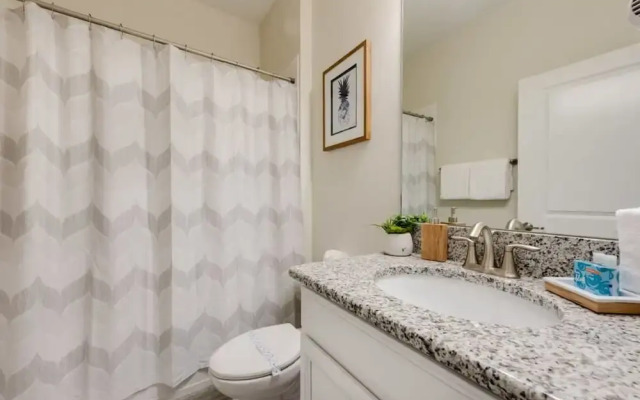 Luxury 5BR Home Private Pool Prime Location