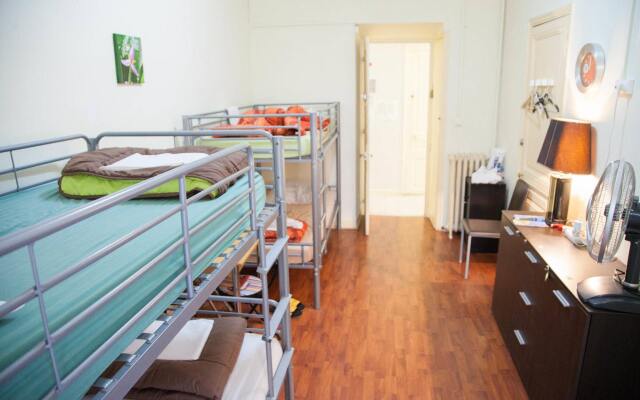 Отель Victoria House - Hostel Франция, Ницца - отзывы, цены и фото номеров - забронировать отель Victoria House - Hostel онлайн вид на фасад