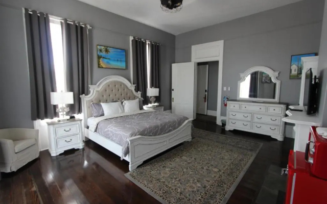 The George Manor