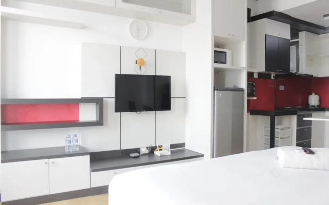 Pleasant and Comfy Studio Room at Emerald Towers Apartment