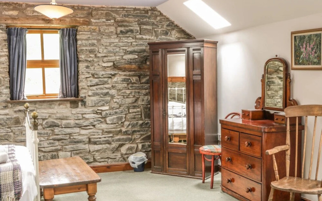 Barn End, Knighton
