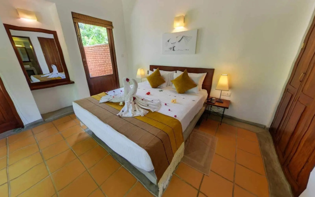 Ehalagala Lake Resort