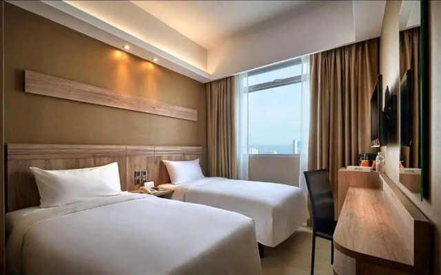 Standard Twin room (twin beds) · Cititel Express Penang — photo 3