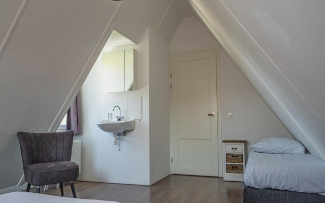 Holiday Home Built in Zaanse Style, Near Alkmaar
