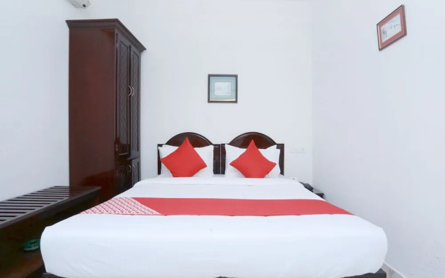 OYO 15669 Hotel Galaxy Inn