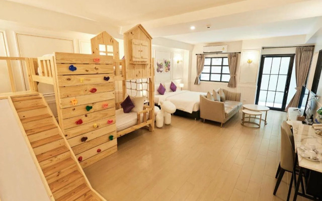 Rose Apple Hotel