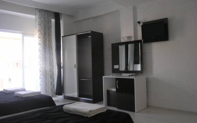 Madi Otel Lara
