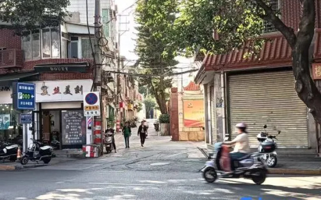 Lvji Xiangfeng Juzhusu (Kaiyuansi West Street Branch)