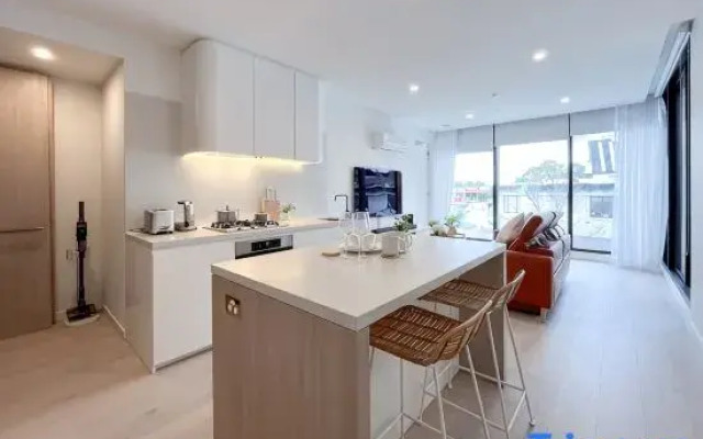 Modern Luxury 2B2B Sky Garden SmartTV