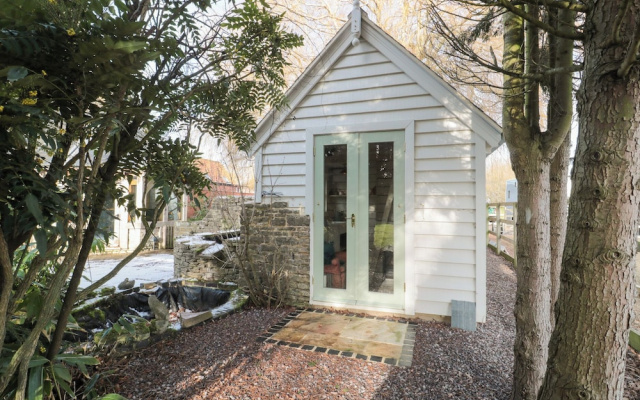 Shades Farm Summerhouse