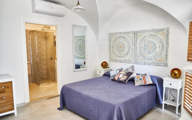Equorum Prospectus 2 - OSTUNI CENTRO - Guest House