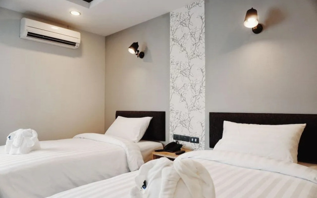 Peppery Hills Hotel