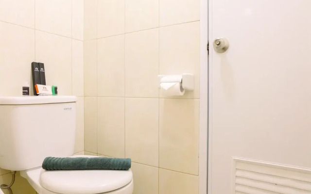 Stylish Studio The Springlake Summarecon Bekasi Apartment